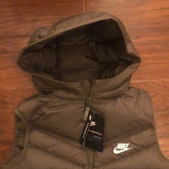 ❗️NWT NIKE BOYS or GIRLS PUFFER VEST SIZE M NEW WITH TAG - Picture 3 of 6